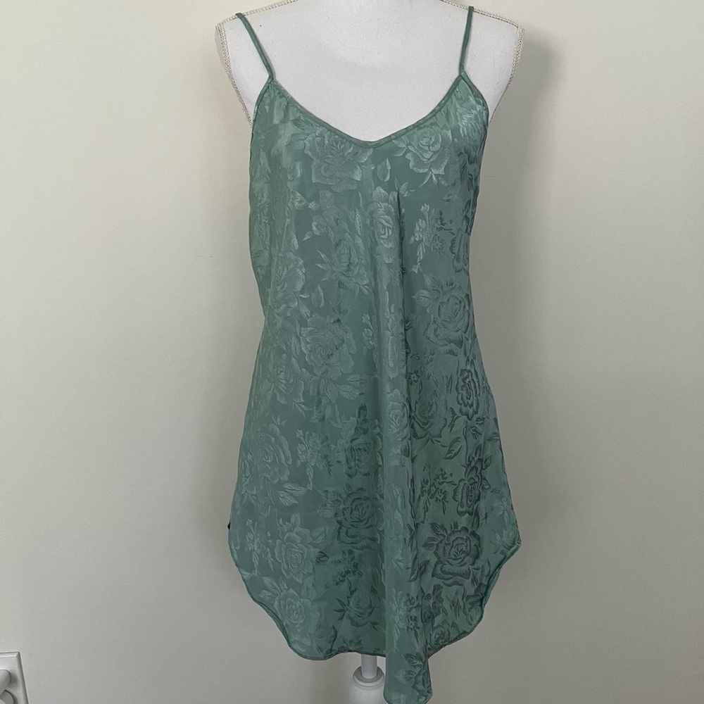 Vintage Secret Treasures blue slip - Size M